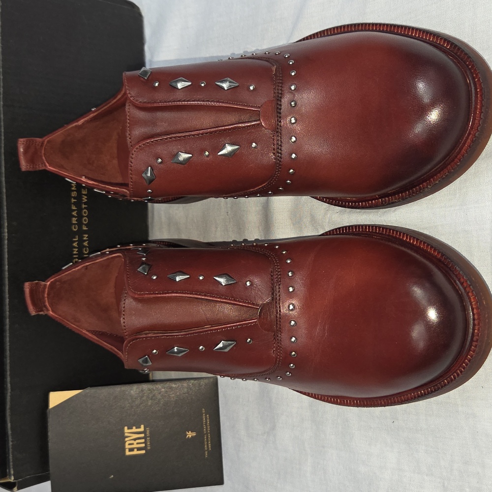 FRYE Womens Kelly CVO Studded WINE 8.5 8 1/2 Oxford Shoes
